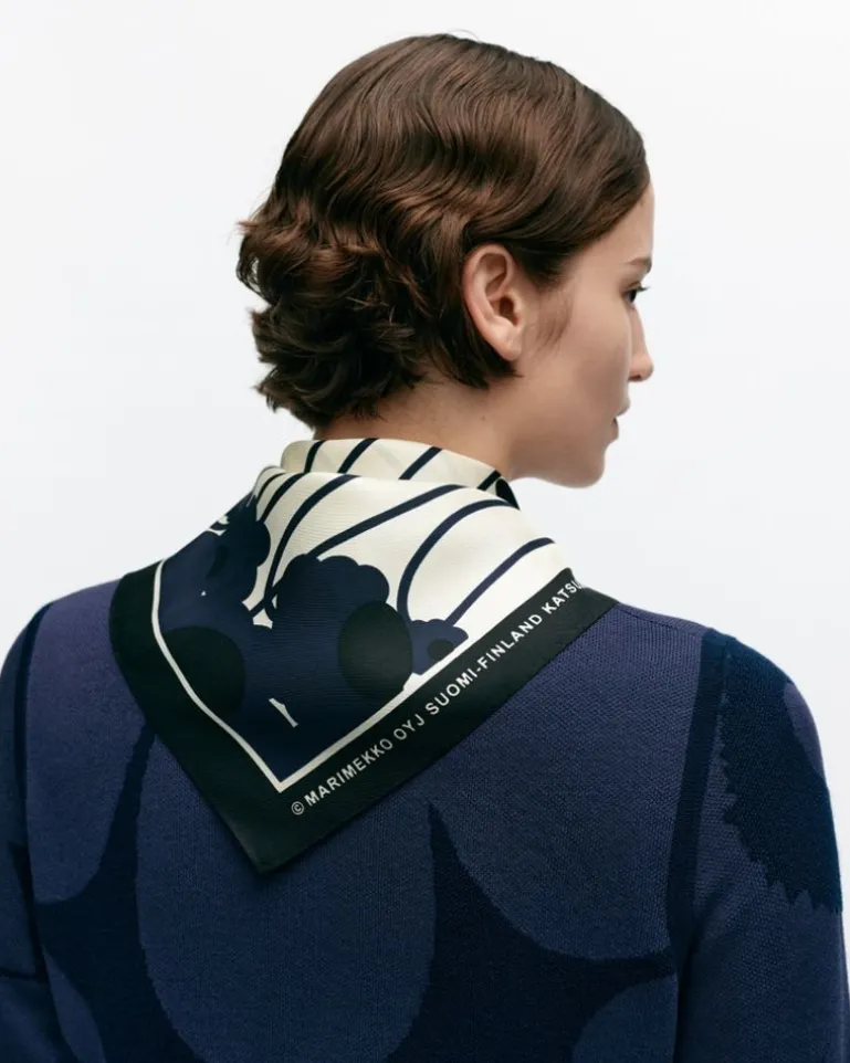 Lauhtua Lammet Silk Scarf